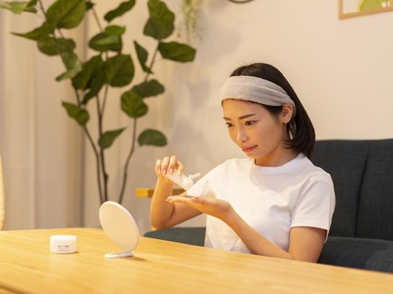 4 Step Skincare Malam, Bikin Kulit Sehat & Bangun Tidur Langsung Glowing Bun