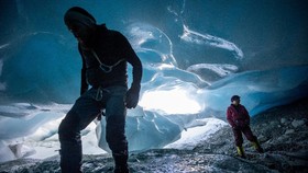 FOTO: Gua Es Gletser Austria, 'Hangat' datang Lebih Cepat
