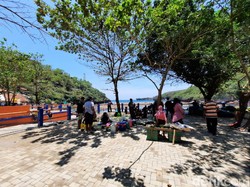 Libur Maulid, Ribuan Orang ke Pantai Gunungkidul