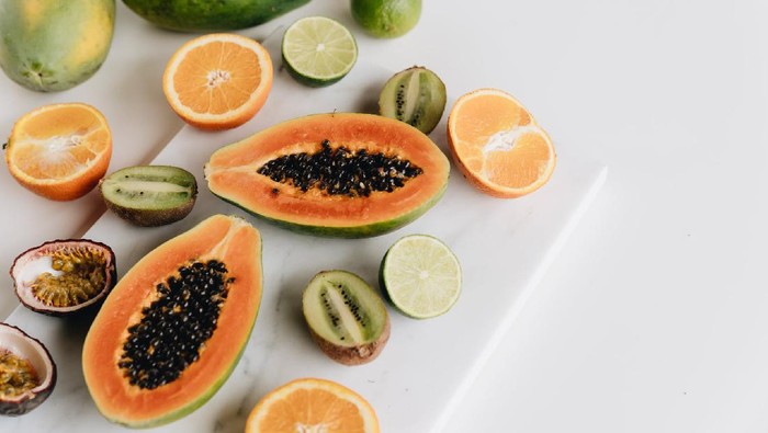 Penuh Manfaat, Begini Cara Mengonsumsi Biji Pepaya! Jangan Dibuang Dulu Ya!