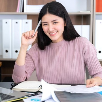 img-title Bingung Cara Mengalokasikan Uang THR dengan Bijak? Cek Saran dari Perencana Keuangan Berikut, Beauties!