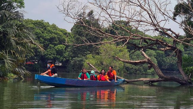 Banten menjadi daerah paling tidak bahagia di Indonesia. Mungkin sederet tempat healing ini bisa membuat mereka lebih bahagia.