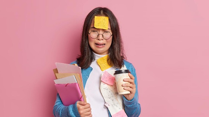 3 Tanda Ini Buktikan Jika Kamu Berada di Lingkungan Kerja yang Toxic, Jadi Pilih Bertahan atau Resign?