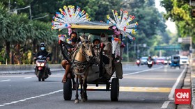 FOTO: Tamasya Naik Delman Saat PPKM Level 2
