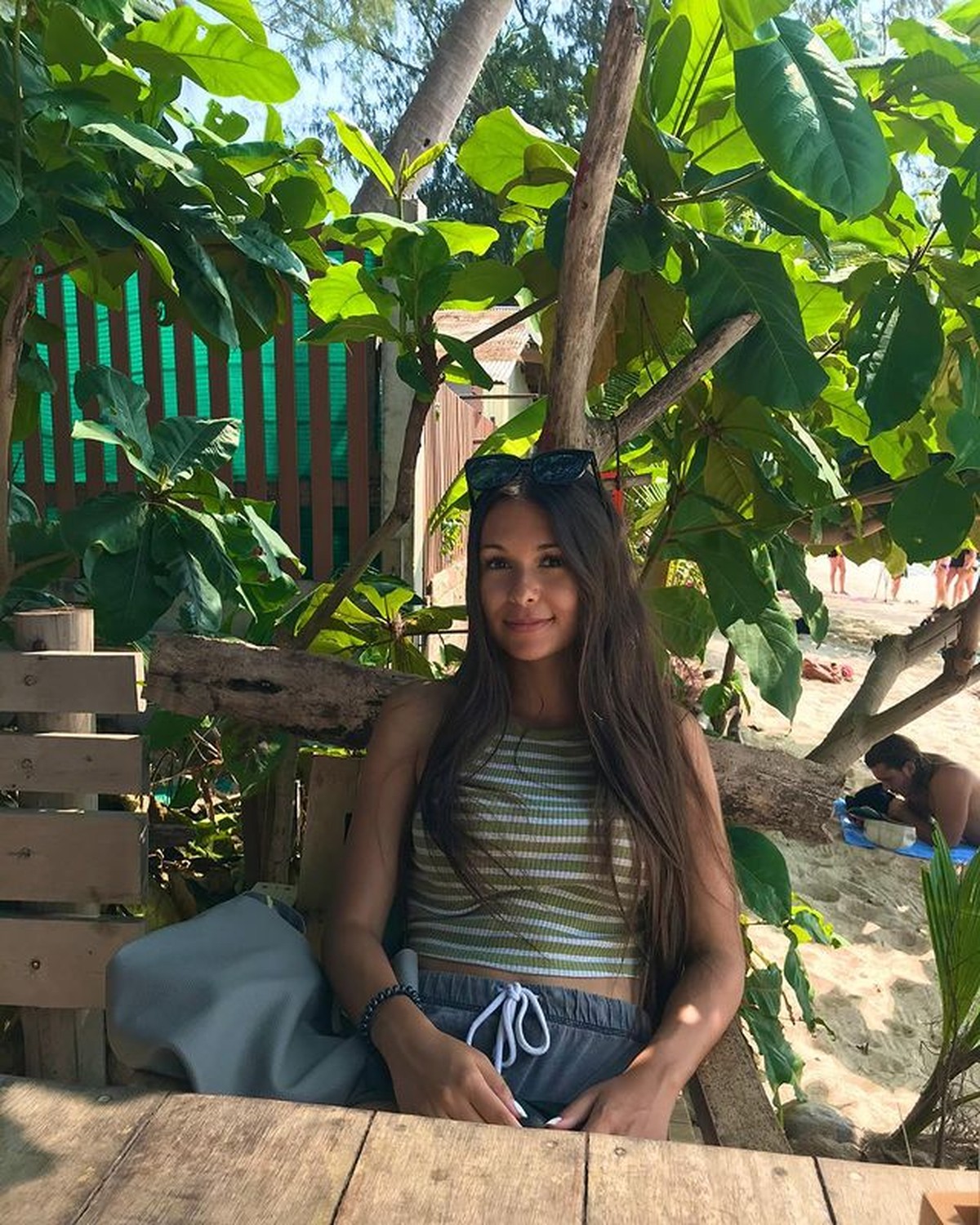 Baru-baru ini publik heboh melihat video kedekatan Stefan William bersama seorang wanita yang bikin Celine nangis&period; Yuk intip sosoknya&excl;