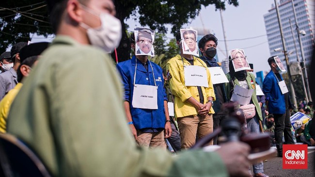 FOTO: BEM SI Gelar Aksi Evaluasi 7 Tahun Jokowi