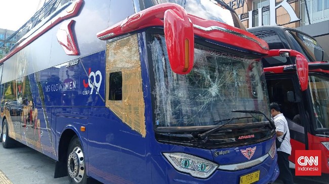 Polisi tengah menyelidiki pelaku pelemparan bus Tim Nasional Thailand di Stadion Gelora Bung Karno.
