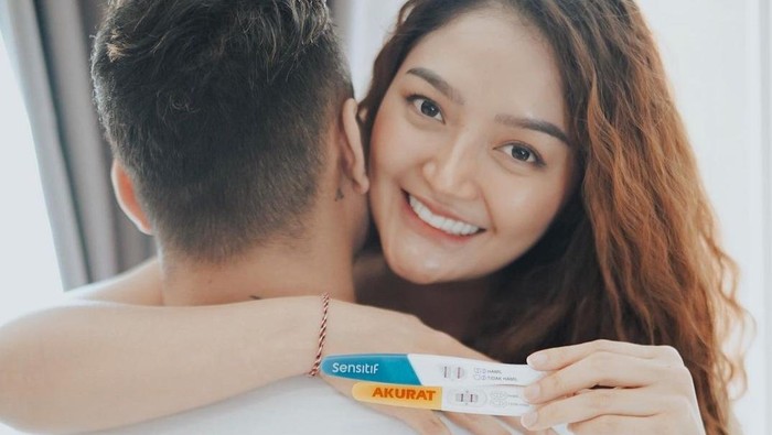 Selamat! Usai Perjuangan Panjang, Akhirnya 5 Artis Ini Tengah Berbahagia Menanti Anak Pertama