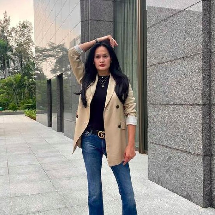 <p>Donna Harun dikenal luas sebagai model dan artis Indonesia. Menariknya, aktris senior ini selalu tampil awet muda walaupun sudah berstatus nenek. (Foto: Instagram @donnaharunofficial)</p>