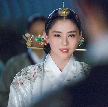 img-title 5 Aktris Korea dengan Wajah 'Mahal' yang Tampil Berkelas di Drama Sageuk, Sukses Bikin Terpana