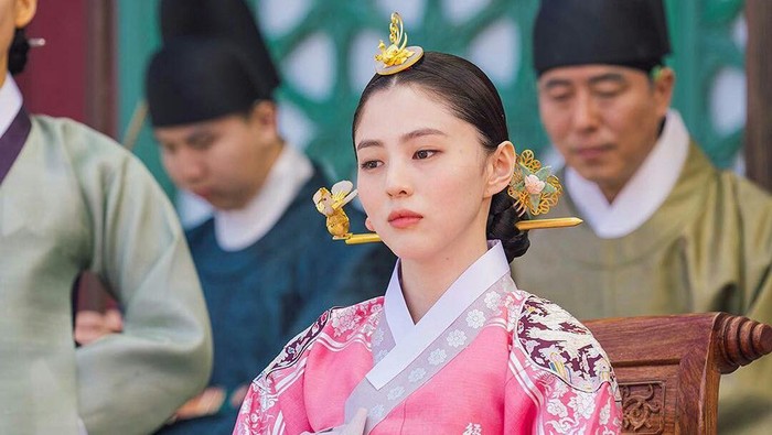 Transformasi Peran Han So Hee di Drama, dari Gaya Elegan Hingga Badass Transformasi Peran Han So Hee di Drama, dari Gaya Elegan Hingga Badass