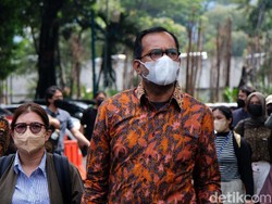 Sambutan dari Haris Azhar Usai Luhut Tantang Ketemu di Pengadilan