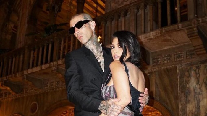 Tidak Kompatibel Secara Astrologi, Akankah Hubungan Kourtney Kardashian dan Travis Barker Bertahan Lama?