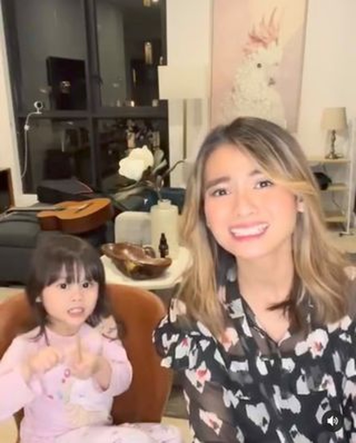 Acha Septriasa menetap di Australia ikut sang suami setelah menikah&comma; ia tinggal di sebuah apartemen mewah&period; Yuk intip&excl;