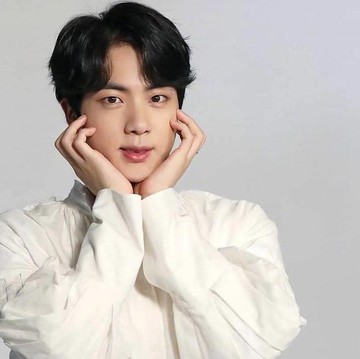 4 Idol Populer yang Dikenal Humoris Padahal Aslinya Introvert, Ada Jin BTS!