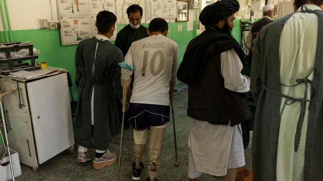 FOTO: Kaki-kaki Palsu Veteran Taliban dan Tentara Afghanistan