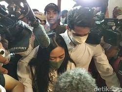 Rachel Vennya Datang Bareng Pacar Penuhi Panggilan Polisi
