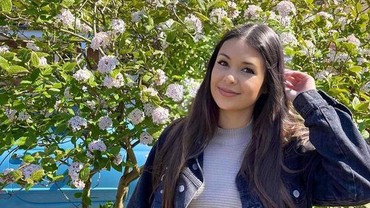 img-title Sosok Ria Andrews, Bule Inggris yang Taklukkan Hati Stefan William