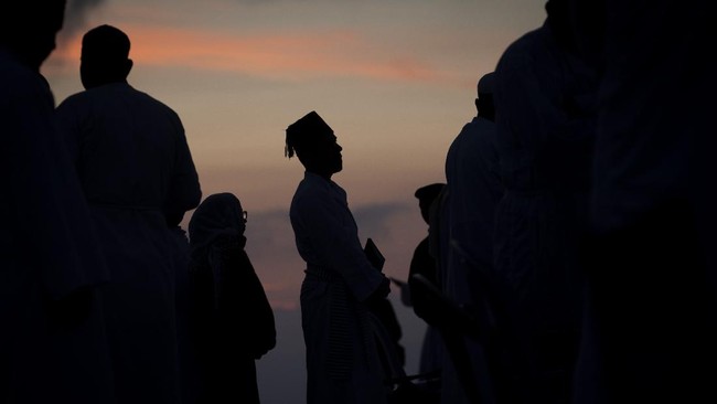 Series dokumenter In the Name of God: A Holy Betrayal ramai diperbincangkan lantaran mengupas sejumlah pemimpin sekte aliran sesat yang menggemparkan Korsel.