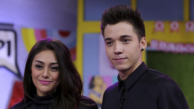 Rumor Pacar Baru Celine Usai Cerai dari Stefan William Aktris Celine Evangelista buka suara setelah dikabarkan menjalin hubungan dengan pengusaha batu bara usai cerai dari Stefan William.