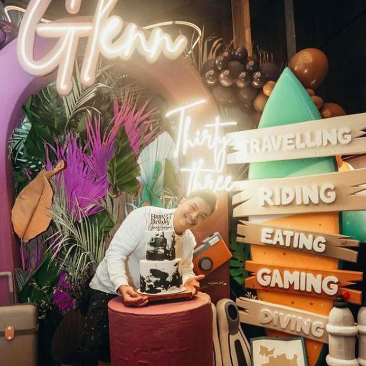 <p>Chelsea Olivia dan Glenn Alinskie berbagi kebahagiaan, baru-baru ini, Bunda. Chelsea memberi kejutan pada Glenn di restoran untuk rayakan ulang tahunnya. (Foto: Instagram @chelseaoliviaa)</p>