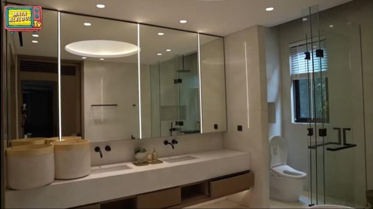 Rumah baru Maia Estianty akhirnya selesai dibangun dan didekor&comma; ia menggelar pengajian di rumah barunya&period; Yuk intip&excl;