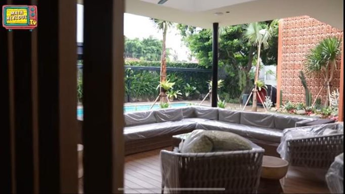 Rumah baru Maia Estianty akhirnya selesai dibangun dan didekor&comma; ia menggelar pengajian di rumah barunya&period; Yuk intip&excl;
