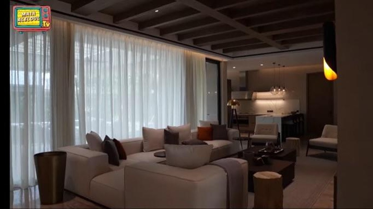 Rumah baru Maia Estianty akhirnya selesai dibangun dan didekor&comma; ia menggelar pengajian di rumah barunya&period; Yuk intip&excl;