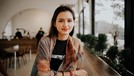 Sarah Menzel adalah kekasih Azriel Hermansyah yang sedang jadi sorotan karena berbeda agama&period; Yuk intip pesonanya&excl;