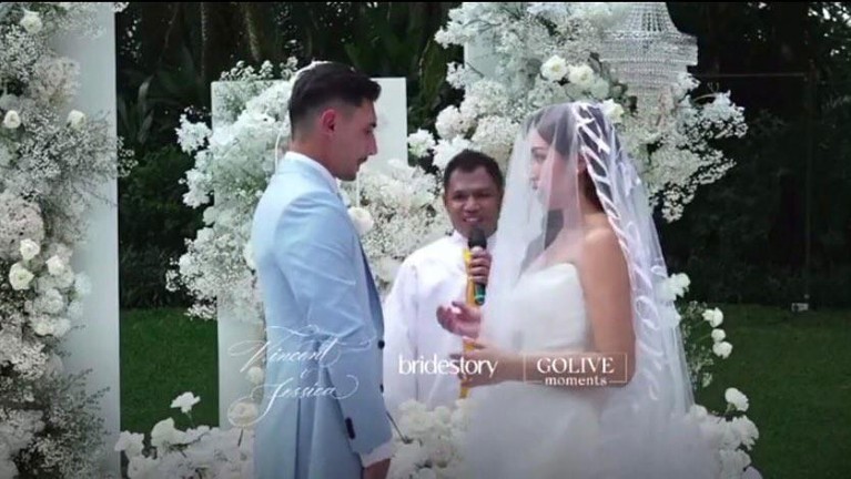 9 Momen Sakral Pernikahan Jedar & Vincent Verhaag Penuh Haru & Bahagia Jessica Iskandar telah resmi menikah dengan Vincent Verhaag pada hari ini Jumat (22/10). Yuk kita lihat momen pernikahannya!