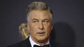Alec Baldwin Hadapi Gugatan Baru Imbas Insiden Rust