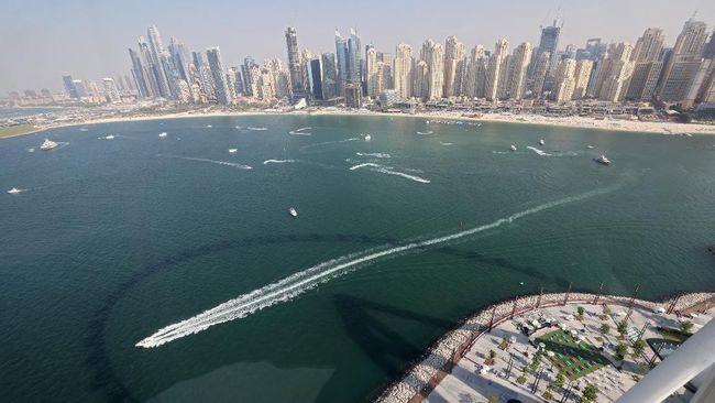 Dubai, pusat kemewahan di UEA dilaporkan mulai menyerupai "kota hantu" setelah dua minggu dihantam dampak perang antara Amerika Serikat-Israel melawan Iran.