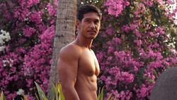 Gaya Richard Kyle saat Liburan, Apa Gear Andalannya?