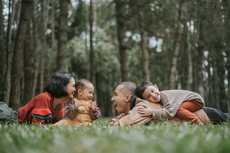 Dulu Dianiaya Eks Pacar, 7 Potret Terbaru Keluarga Andien Harmonis Andien Aisyah jadi sorotan karena kisah cinta masa lalunya yang kelam, kini ia telah bahagia dengan keluarga kecilnya. Yuk intip!