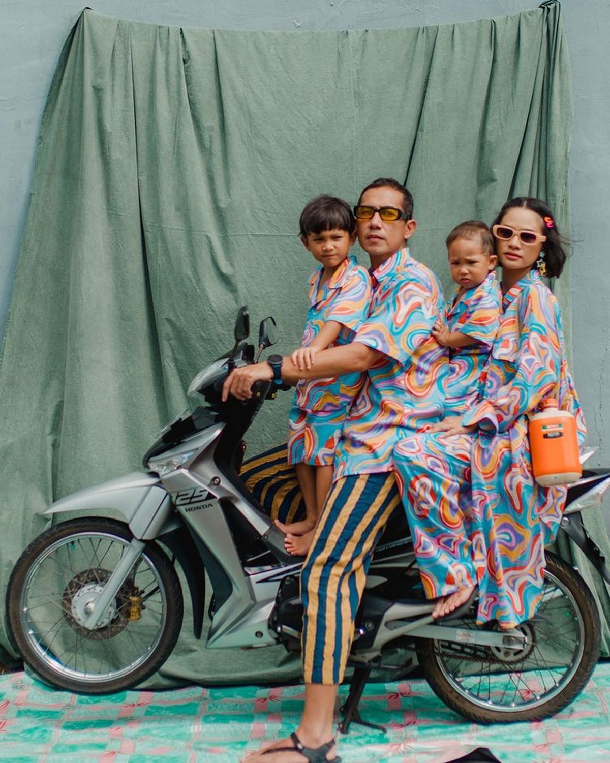 Andien Aisyah jadi sorotan karena kisah cinta masa lalunya yang kelam&comma; kini ia telah bahagia dengan keluarga kecilnya&period; Yuk intip&excl;