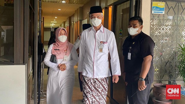 Gubernur Jawa Tengah Ganjar Pranowo menempati urutan pertama dari 21 nama kandidat presiden 2024 dalam survei DTS. Ganjar memiliki elektabilitas 20,4 persen.