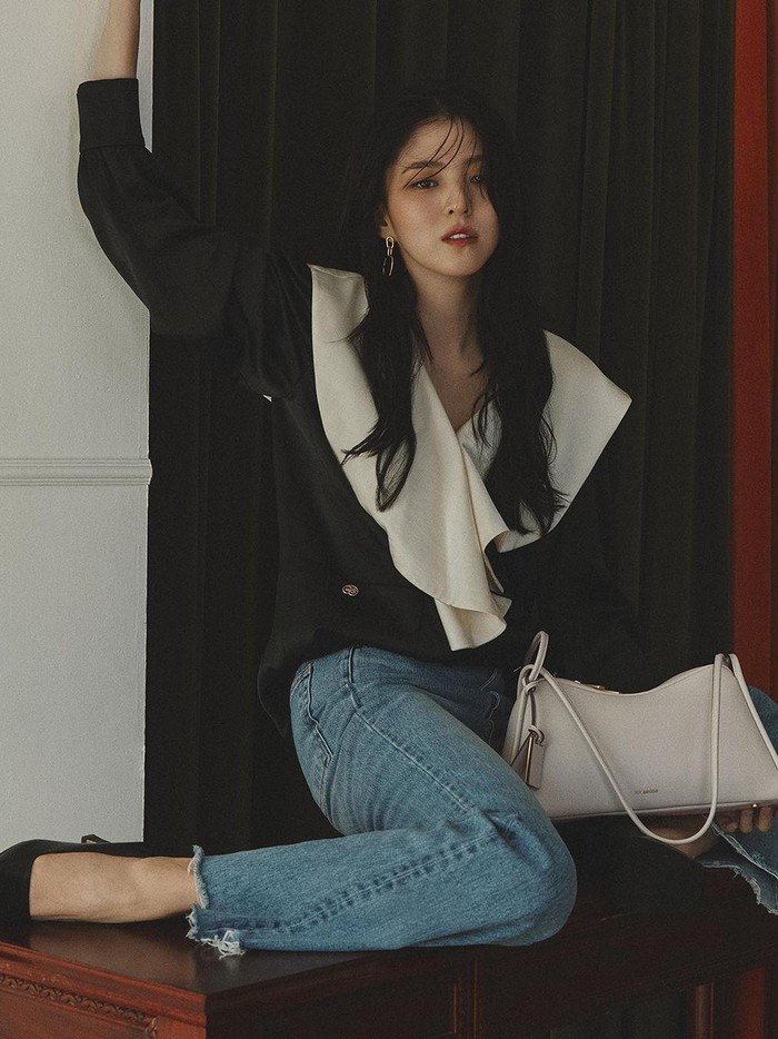 Untuk kolaborasi JOY GRYSON x Han So Hee ini bisa kamu beli secara online dan dikirim ke Indonesia, lho. Dari beberapa pilihan yang ada, kamu ingin beli yang mana, Beauties?/Foto: instagram.com/joygryson_official