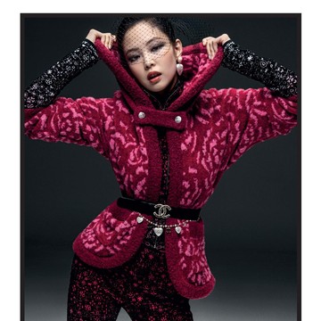 img-title Potret Jennie BLACKPINK Jadi Bintang Iklan Chanel Coco Neige, Stylish dan Edgy Abis!