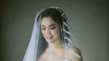img-title Ikrar Janji Pernikahan di Kerudung Pengantin Jessica Iskandar