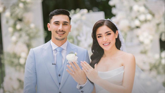 Resmi Menikah! Jessica Iskandar dan Vincent Verhaag Gelar Pernikahan Intim Penuh Haru