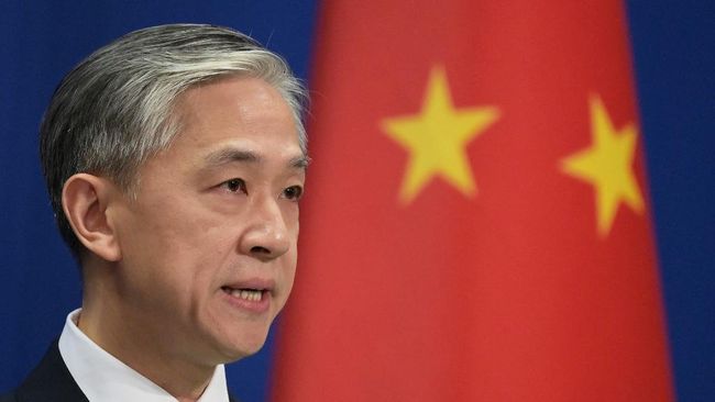 China naik pitam setelah Presiden Tsai Ing-wen mengakui bahwa AS melatih militer Taiwan. Beijing memperingatkan AS bahwa jalan Taiwan menuju kemerdekaan buntu.