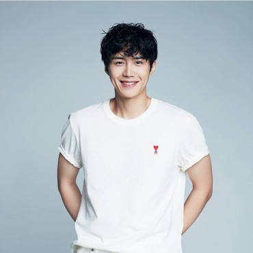 Dispatch Bongkar Kronologi Lengkap Kisah Cinta Kim Seon Ho & Mantan Kekasih