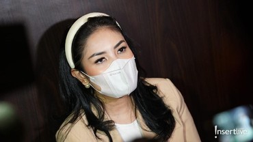img-title Pamer Pria Berkaos Hitam, Nindy Ayunda Move On dari Askara?