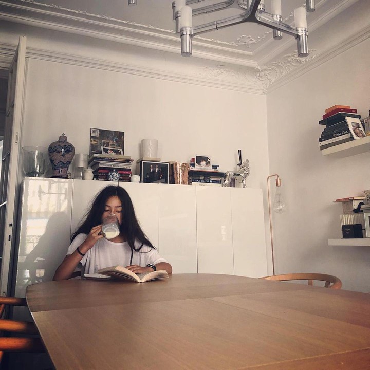 <p>Sebelum menikah dengan Christian Kretschmar, penyanyi ternama Anggun C Sasmi pernah menikah dengan Cyril Montana, Bunda. Keduanya kemudian dikaruniai seorang putri bernama Kirana Cipta Montana Sasmi. (Foto: Instagram: @anggun_cipta)</p>
