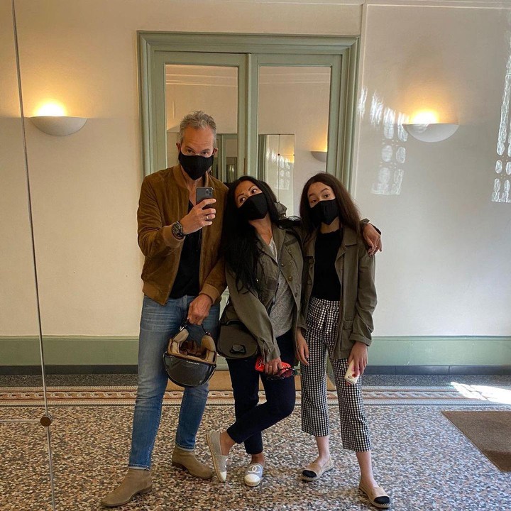 <p>Anggun, Christian, dan Kirana kerap membagikan potret saat tengah bepergian bersama, Bunda. (Foto: Instagram: @anggun_cipta)</p>