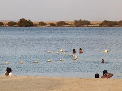 Pantai Bikini Arab Saudi yang Gegerkan Dunia Wisata