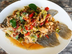 3 Resep Ikan Gurame ala Restoran yang Populer Gurih Lezatnya