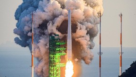 FOTO: Roket Perdana Korsel yang Gagal Antar Satelit Mengorbit