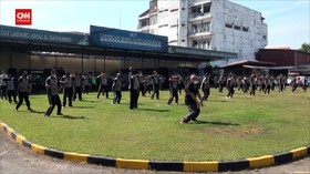VIDEO: Puluhan Polisi Gendut Ikuti Senam Taichi