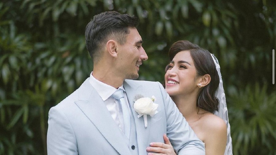 Gaun Pernikahan Jessica Iskandar